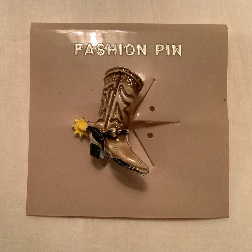 New vintage cowboy boot brooch